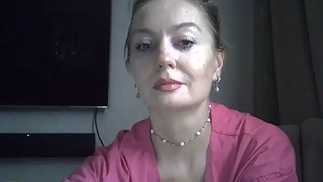 Snapshot of ZarinaSwift chatting on June 2026 06:59:01 AM ZarinaSwift online show from June 2026 06:59:01 AM