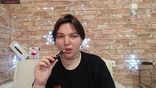 Amelia Kiss  online show from February 2026 01:15:02 AM