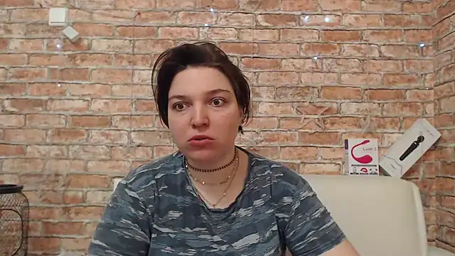 Amelia Kiss  online show from April 2026 01:14:01 AM