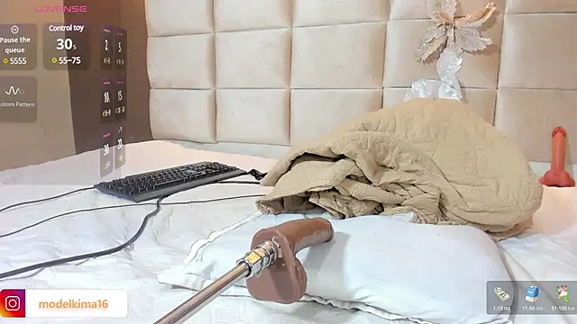 Kima1  online show from January 2025 11:02:02 PM