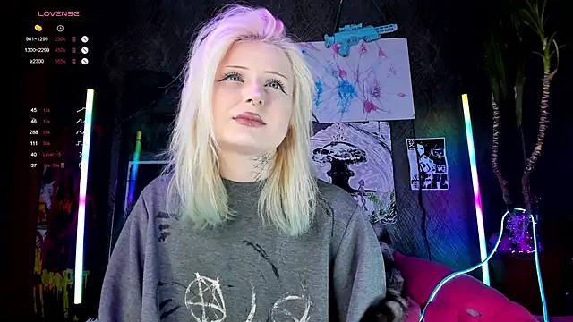 Snapshot of little_grinch666 chatting on February 2025 08:20:02 PM little grinch666 online show from February 2025 08:20:02 PM