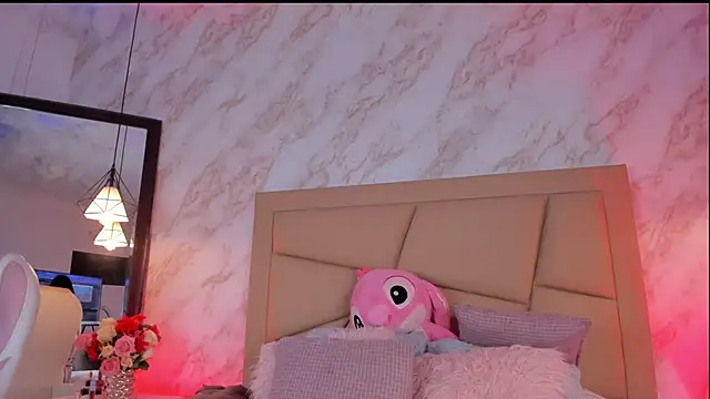 Snapshot of _Hollywood_1 chatting on February 2026 04:55:01 AM Hollywood 1 online show from February 2026 04:55:01 AM