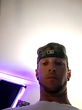 Snapshot of Twin2222 chatting on March 2025 01:20:02 AM Twin2222 online show from March 2025 01:20:02 AM