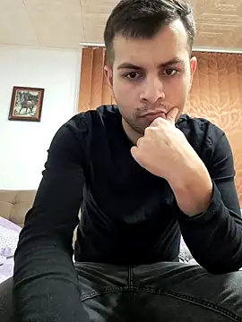 Snapshot of hornny1995 chatting on December 2024 03:38:02 PM hornny1995 online show from December 2024 03:38:02 PM