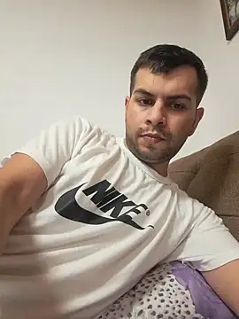 Snapshot of hornny1995 chatting on December 2024 07:03:02 PM hornny1995 online show from December 2024 07:03:02 PM