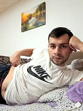 Snapshot of hornny1995 chatting on December 2024 05:46:01 PM hornny1995 online show from December 2024 05:46:01 PM