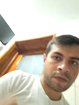 Snapshot of hornny1995 chatting on September 2025 08:09:02 PM hornny1995 online show from September 2025 08:09:02 PM