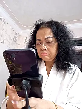 Hotestlove online show from November 2025 02:52:02 PM