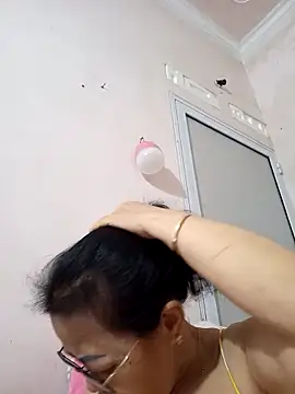 Hotestlove online show from April 2026 10:52:02 AM