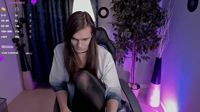 Snapshot of Will_Will_ chatting on February 2026 06:47:01 AM Will Will online show from February 2026 06:47:01 AM