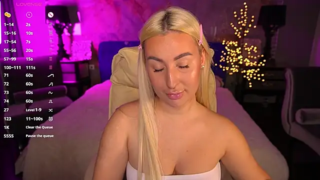 LiaBrazzerr online show from April 2026 01:49:01 PM