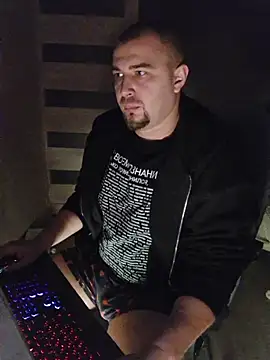 Foxyshaved online show from November 2025 03:30:02 AM