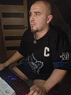 Foxyshaved online show from November 2025 03:42:02 AM