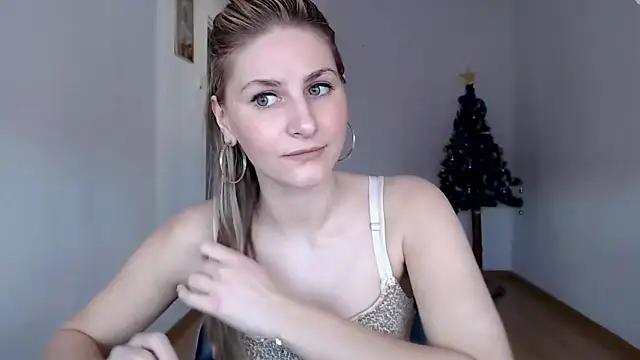 Snapshot of DagmarieFlirt chatting on December 2024 10:01:02 AM DagmarieFlirt online show from December 2024 10:01:02 AM