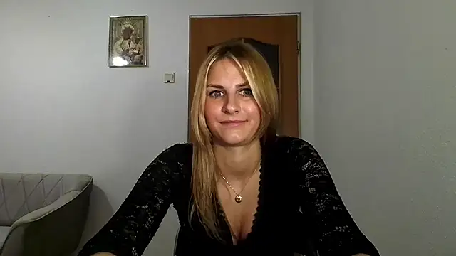 Snapshot of DagmarieFlirt chatting on January 2025 04:30:02 PM DagmarieFlirt online show from January 2025 04:30:02 PM