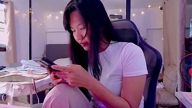 Kana G online show from March 2025 07:16:01 AM