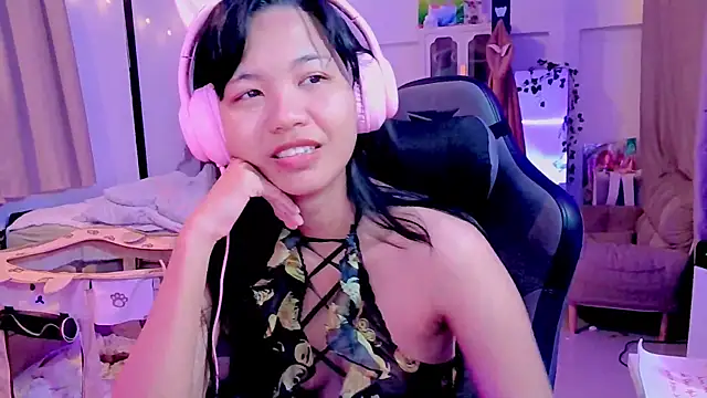 Kana G online show from March 2025 12:09:01 PM