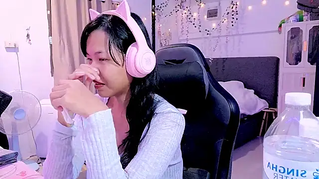 Kana G online show from March 2025 04:40:02 PM