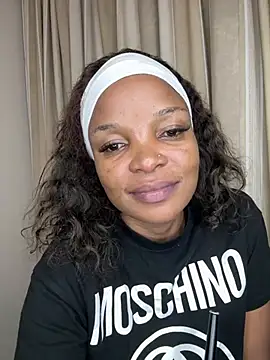 slimcateee online show from April 2026 07:25:02 PM