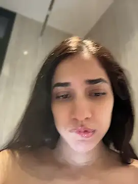 Snapshot of CuteeRose chatting on July 2026 02:01:01 PM CuteeRose online show from July 2026 02:01:01 PM