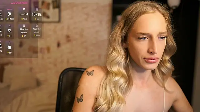 Nicolette  Shea  online show from October 2025 07:38:02 AM