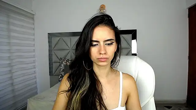 nina pons online show from January 2025 10:45:02 PM