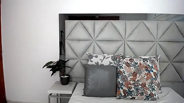 nina pons online show from January 2025 10:55:01 PM