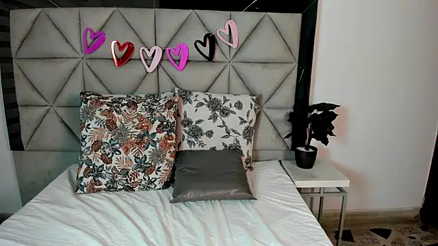 nina pons online show from February 2025 12:59:01 AM