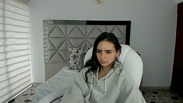 nina pons online show from March 2025 09:03:01 PM