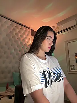 Snapshot of ZarahEvans chatting on December 2024 07:39:02 PM ZarahEvans online show from December 2024 07:39:02 PM