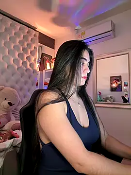 Snapshot of ZarahEvans chatting on September 2025 08:21:02 PM ZarahEvans online show from September 2025 08:21:02 PM