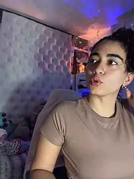 Snapshot of ZarahEvans chatting on May 2026 04:12:02 PM ZarahEvans online show from May 2026 04:12:02 PM