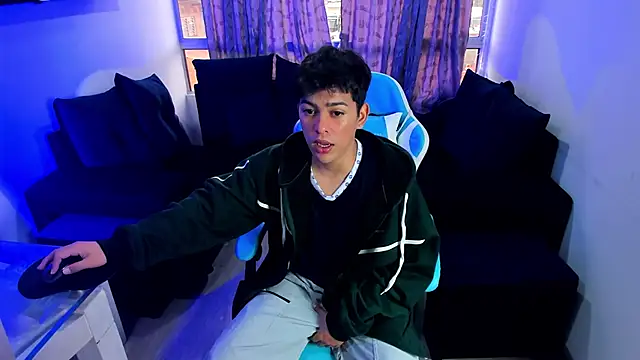 Snapshot of Franco_Rizzo_ chatting on January 2025 10:18:01 PM Franco Rizzo online show from January 2025 10:18:01 PM