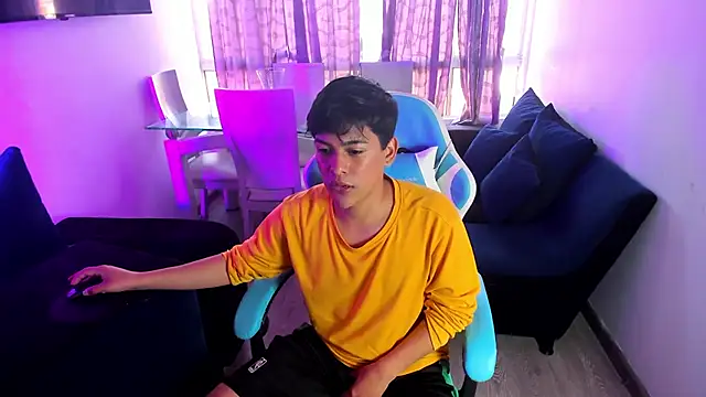 Snapshot of Franco_Rizzo_ chatting on January 2025 08:49:02 PM Franco Rizzo online show from January 2025 08:49:02 PM