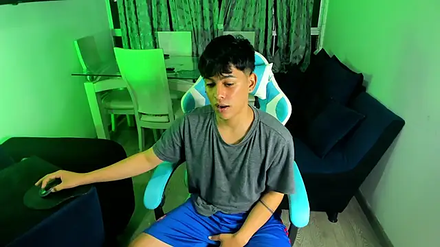 Snapshot of Franco_Rizzo_ chatting on February 2025 11:26:01 PM Franco Rizzo online show from February 2025 11:26:01 PM