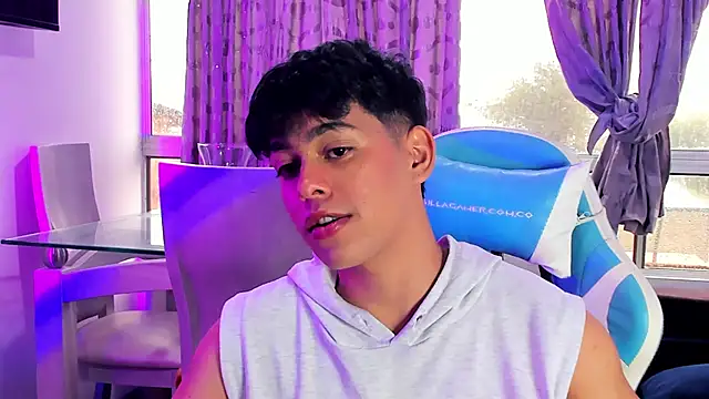 Snapshot of Franco_Rizzo_ chatting on February 2025 08:46:01 PM Franco Rizzo online show from February 2025 08:46:01 PM