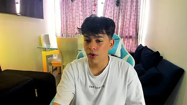 Snapshot of Franco_Rizzo_ chatting on February 2025 07:29:01 PM Franco Rizzo online show from February 2025 07:29:01 PM