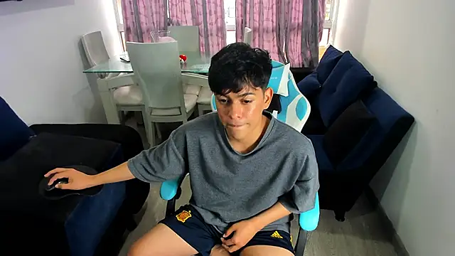 Snapshot of Franco_Rizzo_ chatting on February 2025 10:07:02 PM Franco Rizzo online show from February 2025 10:07:02 PM