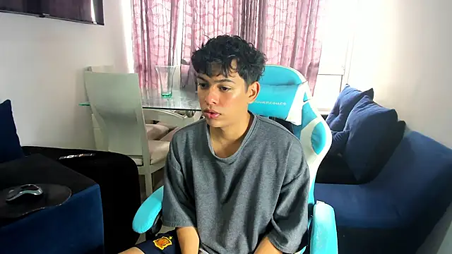 Snapshot of Franco_Rizzo_ chatting on February 2025 08:47:01 PM Franco Rizzo online show from February 2025 08:47:01 PM