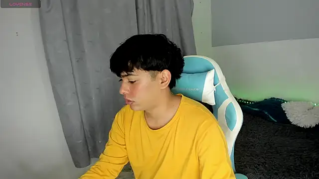 Snapshot of Franco_Rizzo_ chatting on March 2025 05:20:01 PM Franco Rizzo online show from March 2025 05:20:01 PM