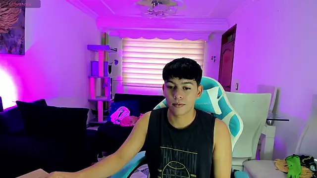 Snapshot of Franco_Rizzo_ chatting on September 2025 09:37:01 PM Franco Rizzo online show from September 2025 09:37:01 PM