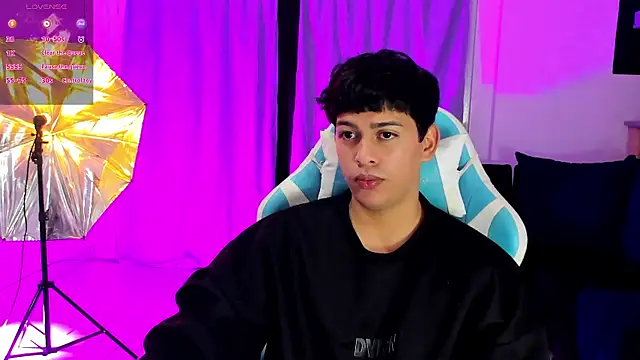 Snapshot of Franco_Rizzo_ chatting on October 2025 01:50:01 AM Franco Rizzo online show from October 2025 01:50:01 AM