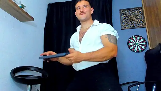 Snapshot of AndrewDiaz chatting on June 2026 01:10:02 AM AndrewDiaz online show from June 2026 01:10:02 AM