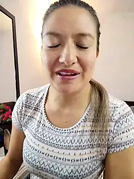 valeriahunter1 online show from November 2025 10:31:02 PM