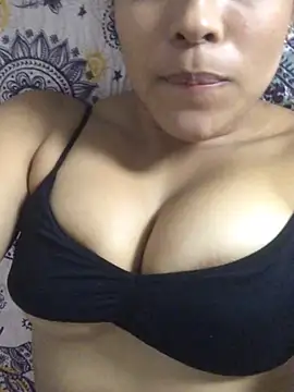 Snapshot of JuanaSimons chatting on July 2026 12:24:01 AM JuanaSimons online show from July 2026 12:24:01 AM