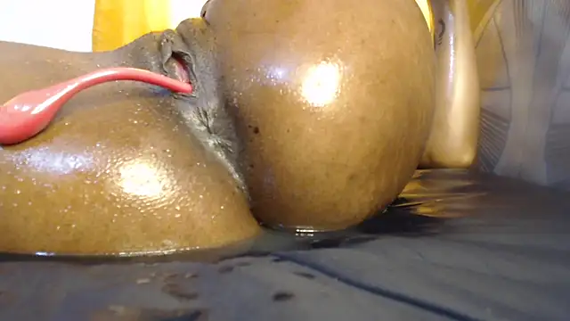 Snapshot of Candiey001 chatting on January 2025 03:58:02 AM Candiey001 online show from January 2025 03:58:02 AM