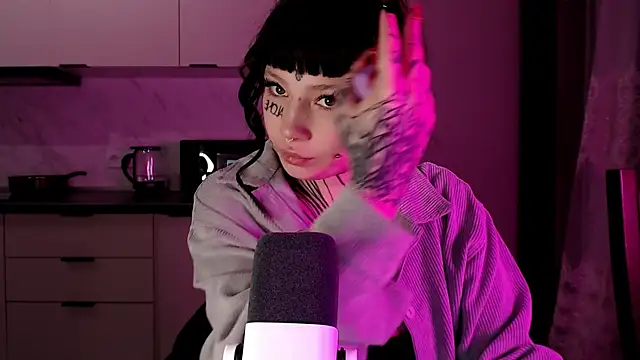 tradishka online show from February 2025 12:08:02 AM