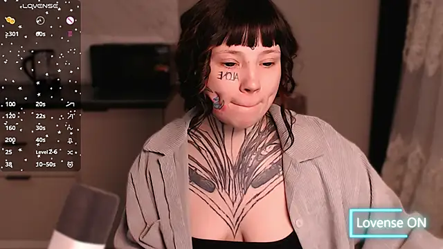 tradishka online show from March 2025 10:22:02 PM