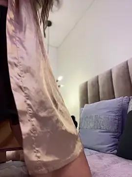 Snapshot of Emilia_Bakerr chatting on February 2025 06:11:02 PM Emilia Bakerr online show from February 2025 06:11:02 PM