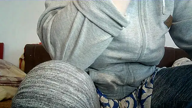 Snapshot of Lucinka1 chatting on February 2025 03:50:02 PM Lucinka1 online show from February 2025 03:50:02 PM